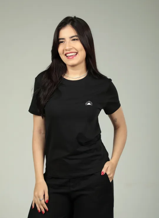 T-Shirt Clássica Bordada Black Woman
